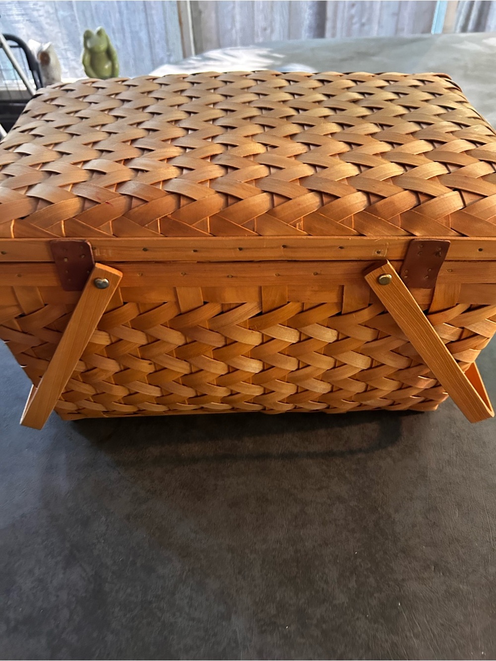 Vintage Picnic Basket With Dinnerware Service for 6 - Picture 3 of 16